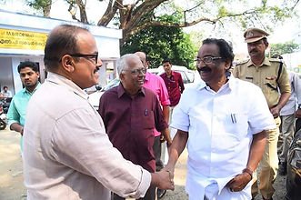 Prathapan Thayat with Sri Mundoor Sethumadhavan and Sri A.K. Balan