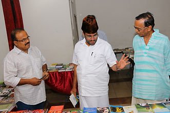 Prathapan Thayat with Sri M. P. Abdussamad Samadani and Sri P.R. Nathan 